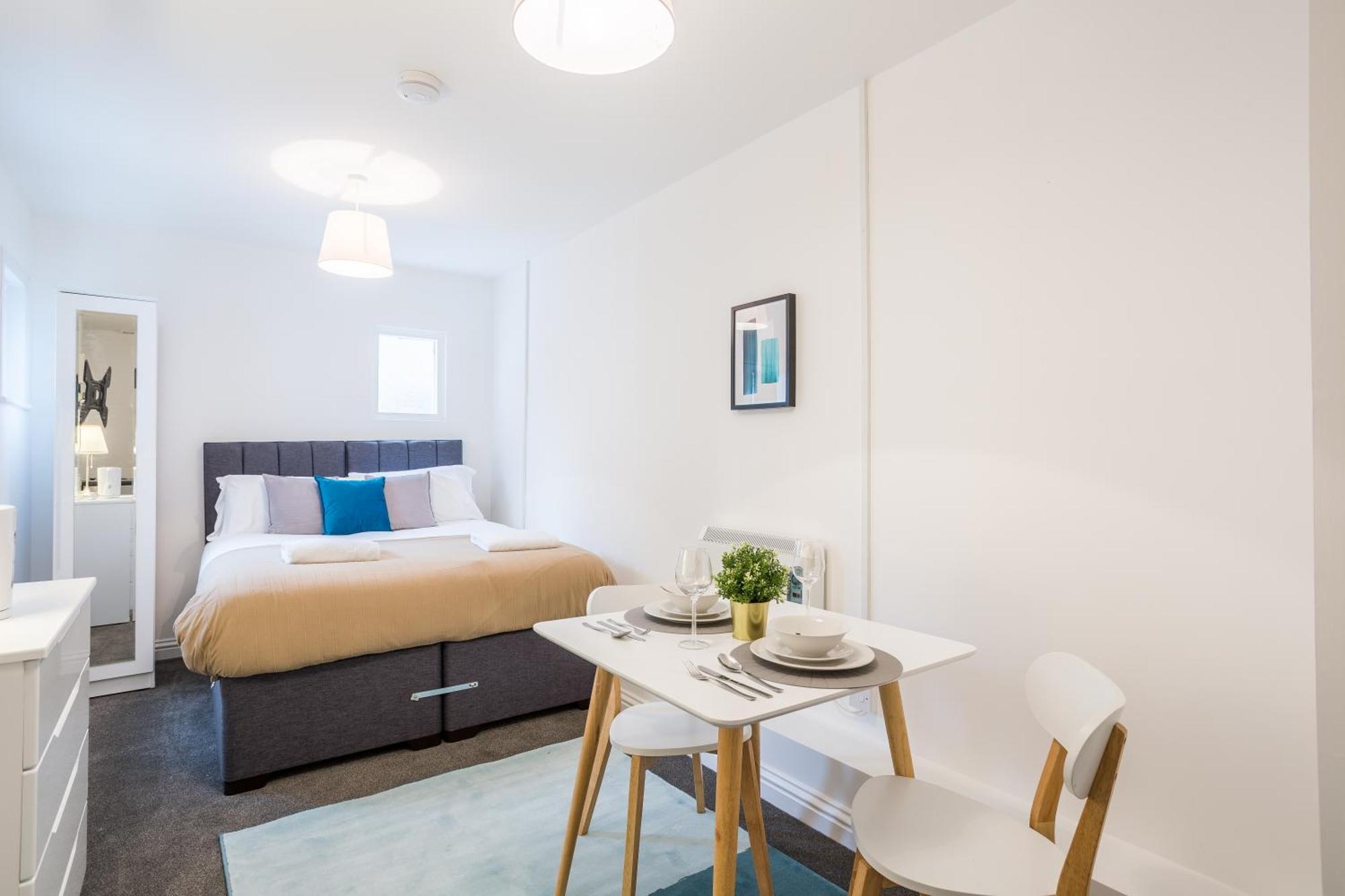 West Street Studio Apartments In Southend Экстерьер фото