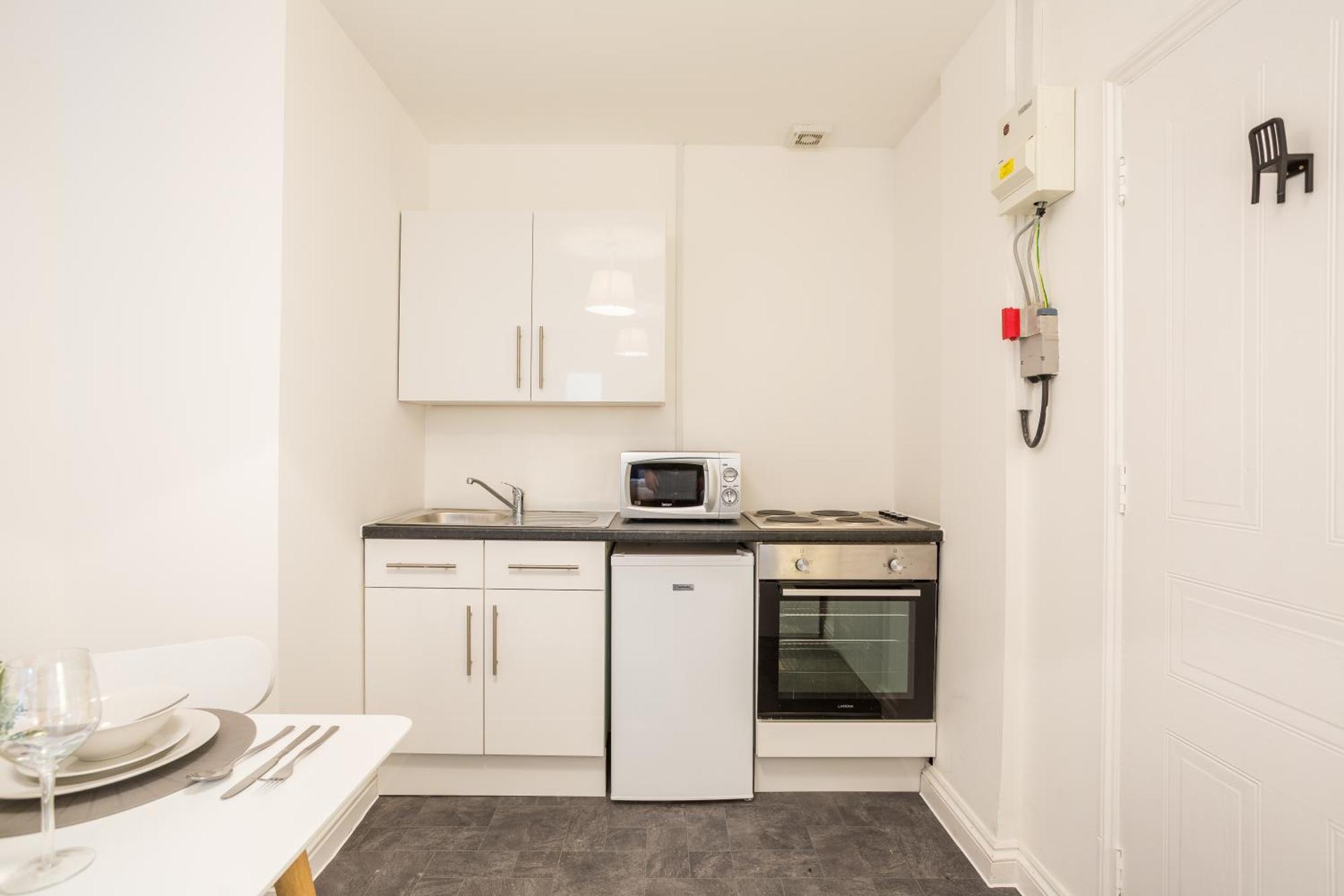 West Street Studio Apartments In Southend Экстерьер фото