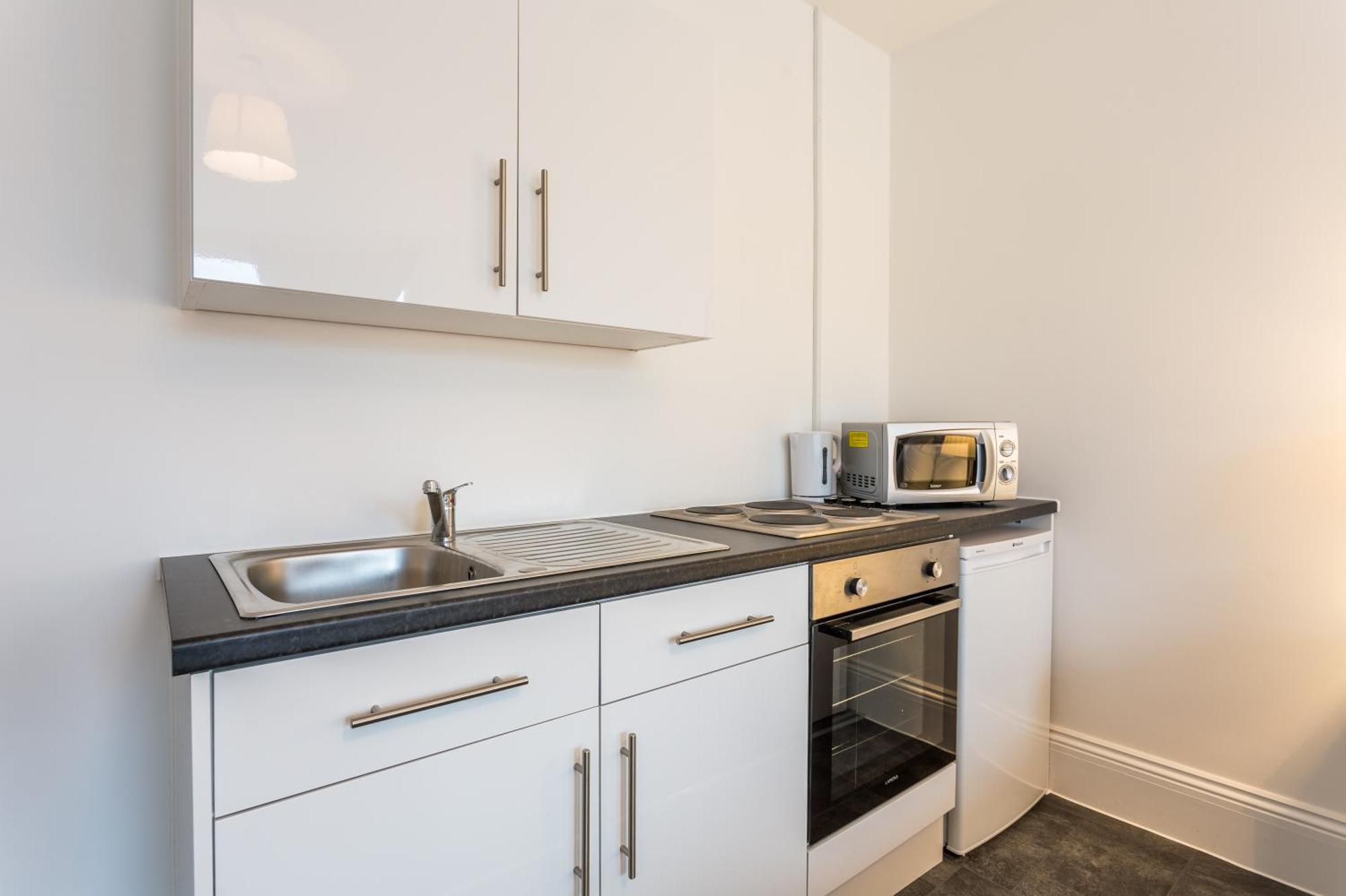 West Street Studio Apartments In Southend Экстерьер фото