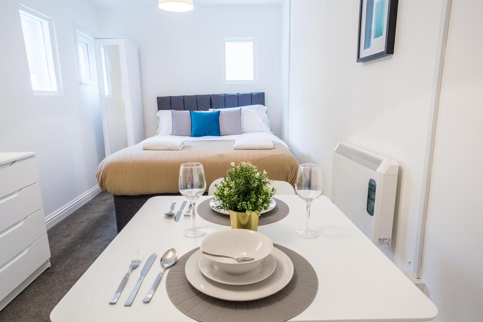 West Street Studio Apartments In Southend Экстерьер фото